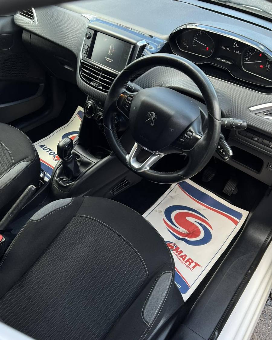 Peugeot 208 interior after a full valet